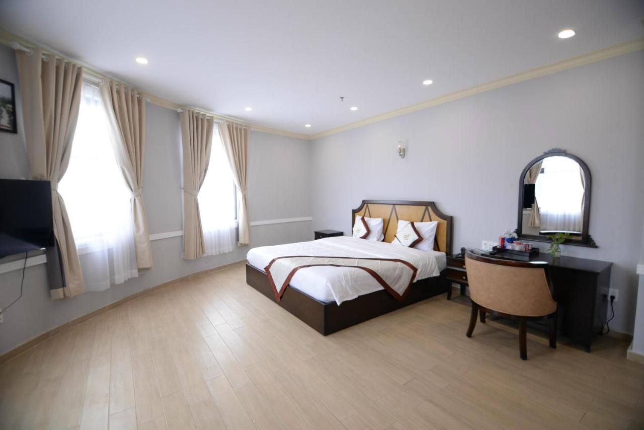 Que Toi Hotel Soc Trang Exteriör bild