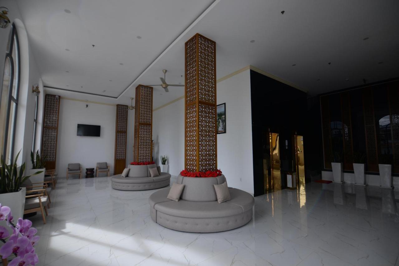 Que Toi Hotel Soc Trang Exteriör bild