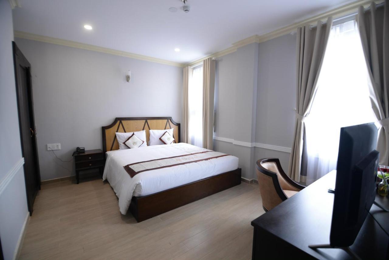 Que Toi Hotel Soc Trang Exteriör bild