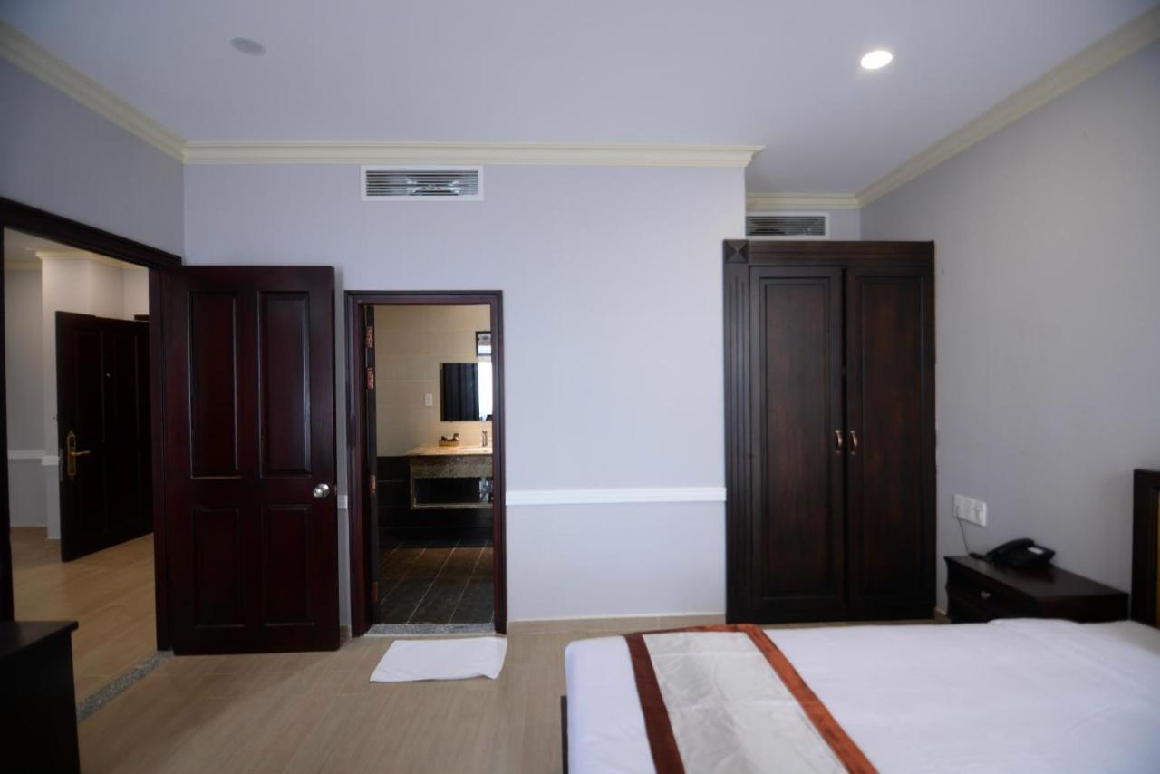 Que Toi Hotel Soc Trang Exteriör bild