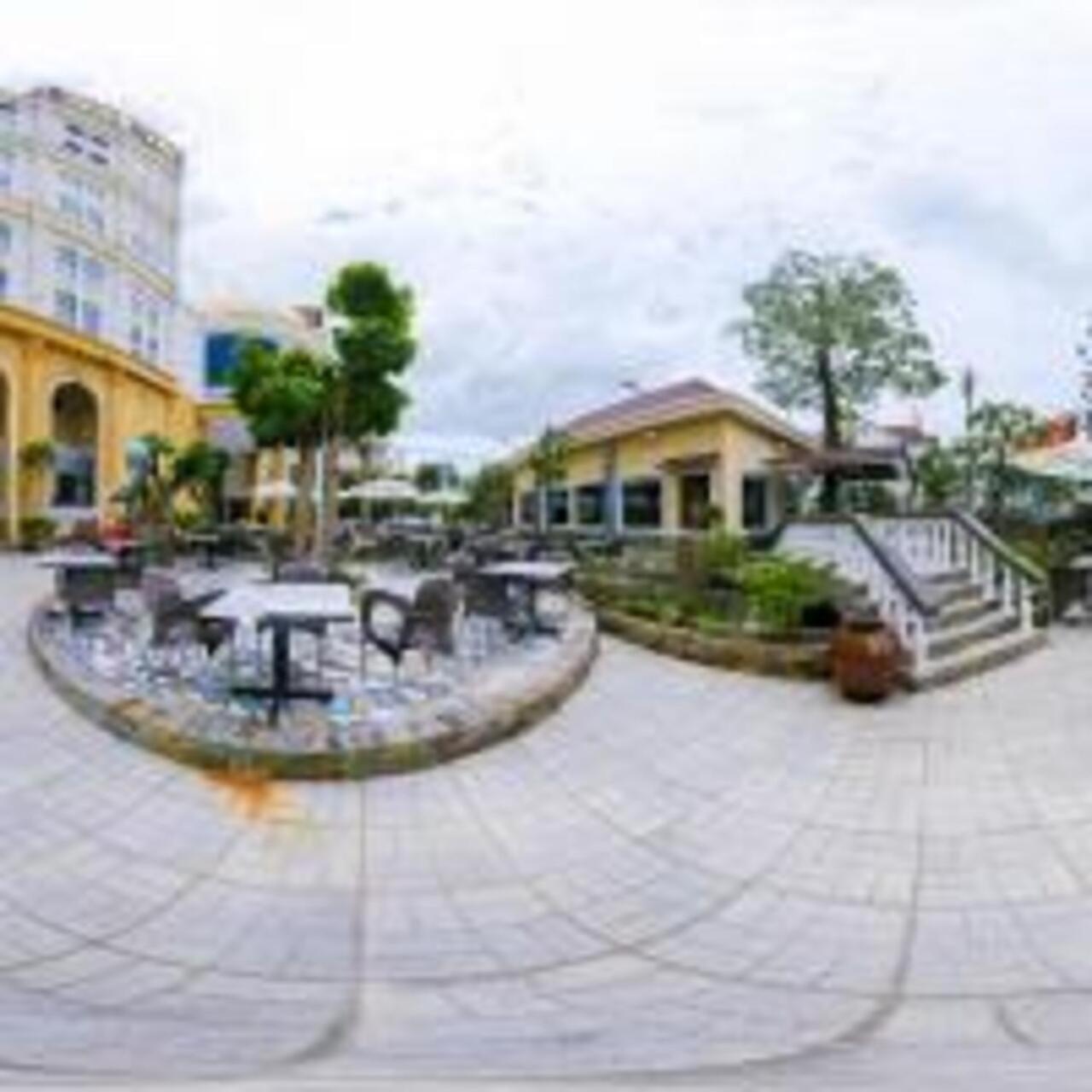 Que Toi Hotel Soc Trang Exteriör bild