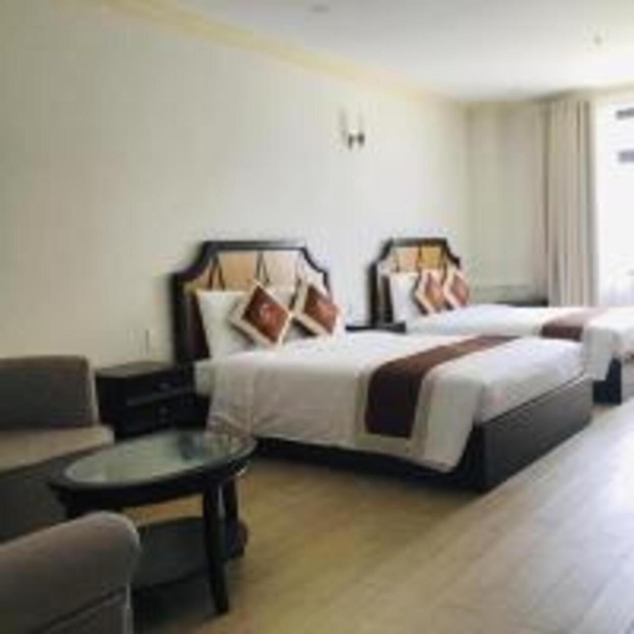 Que Toi Hotel Soc Trang Exteriör bild